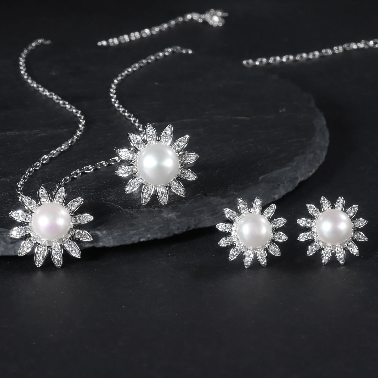 Sunflower Freshwater Pearl Pendant | 10mm | 925 Sterling Silver | Luxury Gold Palace